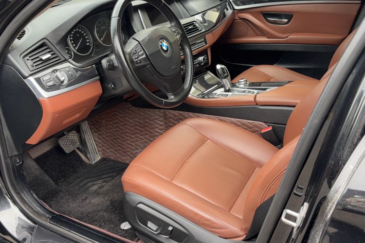 Used BMW 5 Series 2014 520Li Elegant Model
