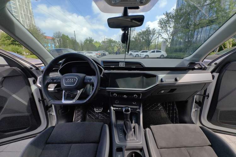 Used Audi Q3 2021 40 TFSI Fashion Dynamic Model