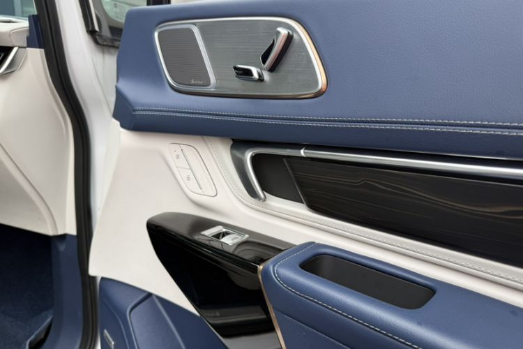 Used Buick Century 2023 2.0T Six-Seater Yinshi Edition
