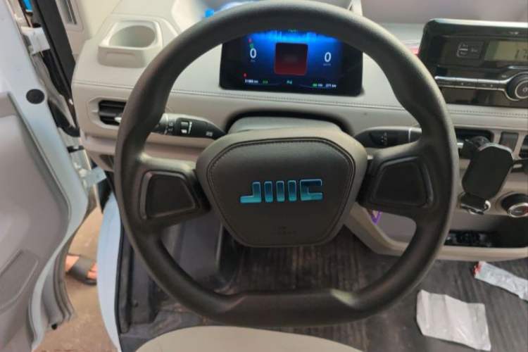 Used JMC E Fushun 2025 Model, Open Window Version, 53.58 kWh, Mid-axle, Mid-roof