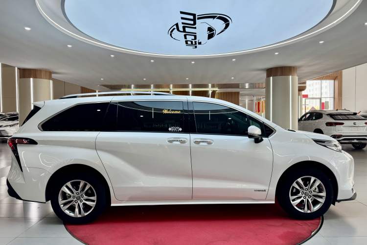 Used Toyota SIENNA 2023 2.5L Hybrid Comfort Edition Exterior 2