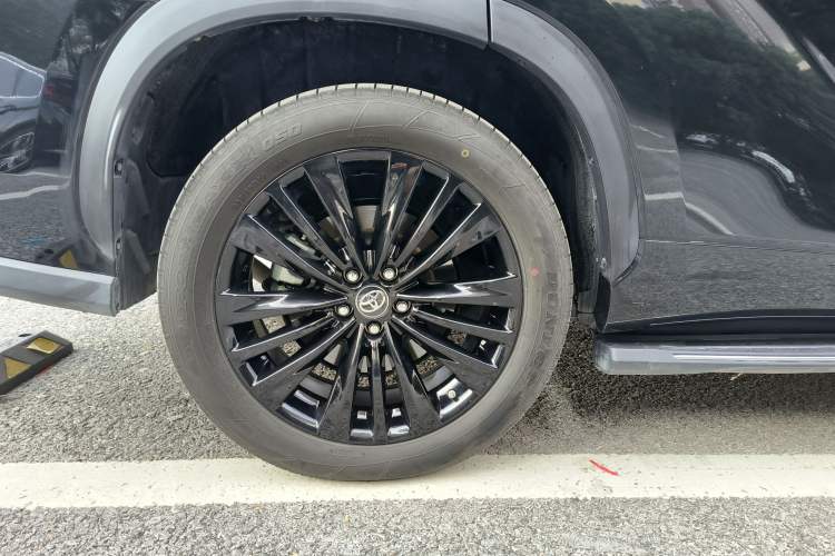 Used Toyota Highlander 2023 2.5L Smart Electric Hybrid Dual-Engine 4x4 Knight Edition 7 Seats
