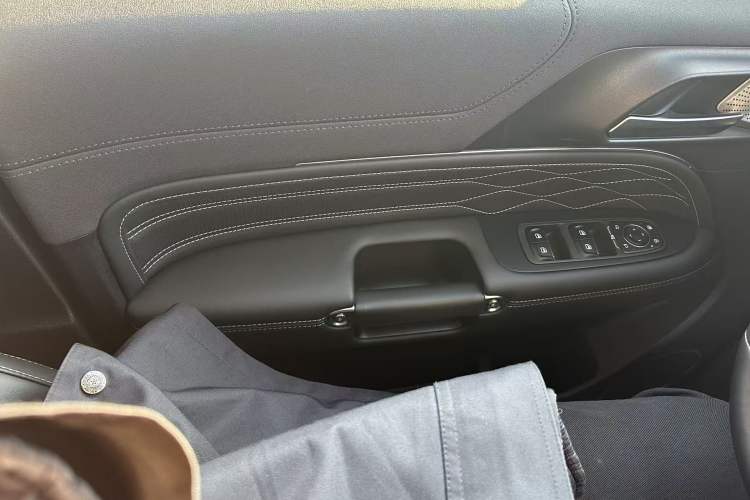 Used Tank 300 2025 2.4T Diesel Version
