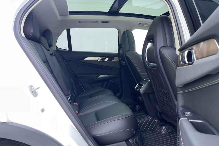 Used Lynk & Co 01 2019 2.0T Two-Wheel-Drive Pro Version China VI Standard