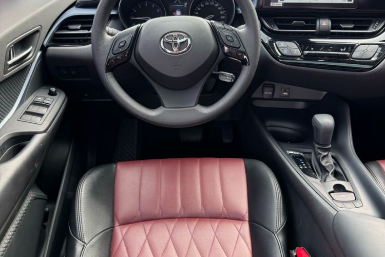 Used Toyota IZOA 2021 2.0L Enjoy Edition