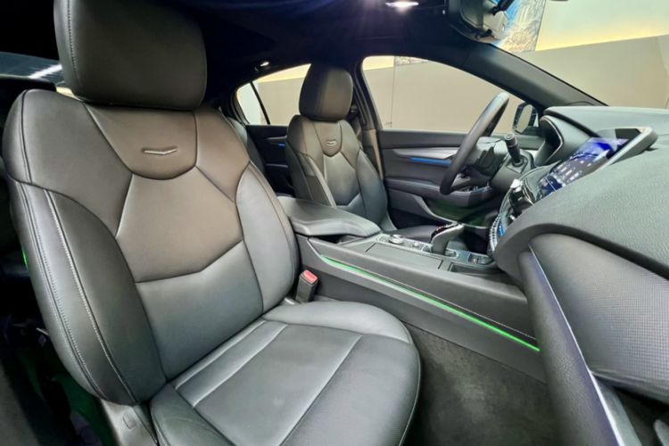 Used Cadillac CT5 2020 28T Luxury Version Right Front Seat