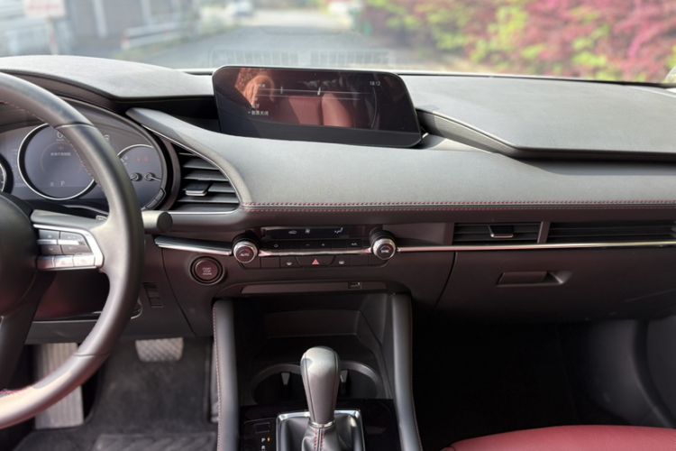 Used Mazda 3 Axela 2023 2.0L Automatic ZhiZhen Edition Audio And AC Panel