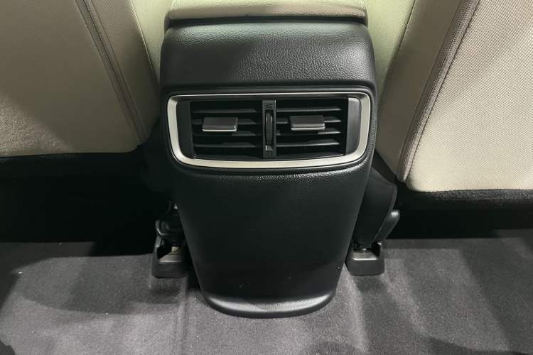 Used Honda CR-V 2021 240TURBO CVT 2WD Comfort Version Interior 10