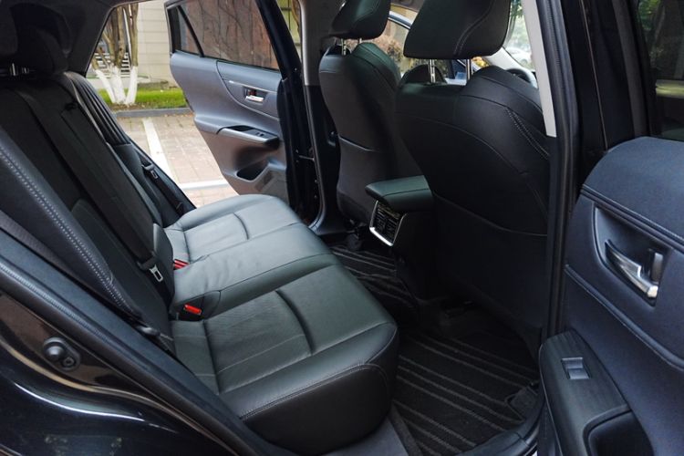 Used Toyota Harrier 2022 2.0L CVT Two-Wheel Drive Deluxe Edition Interior 10