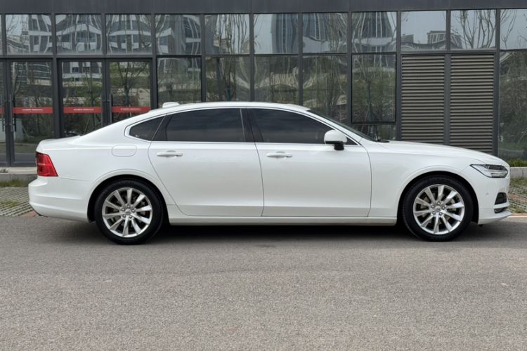 Used Volvo S90 2017 T5 Zhiyuan Edition

