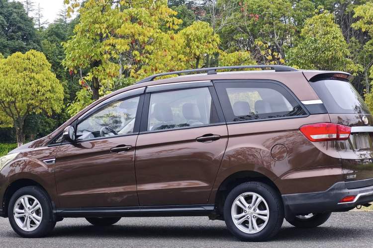 Used HYOSOW H3 2015 1.5L manual Comfort trim level
