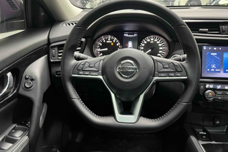 Used Nissan X-Trail 2022 Revised Version 2.0L Two-Wheel Drive Smart Connect & Comfort Edition