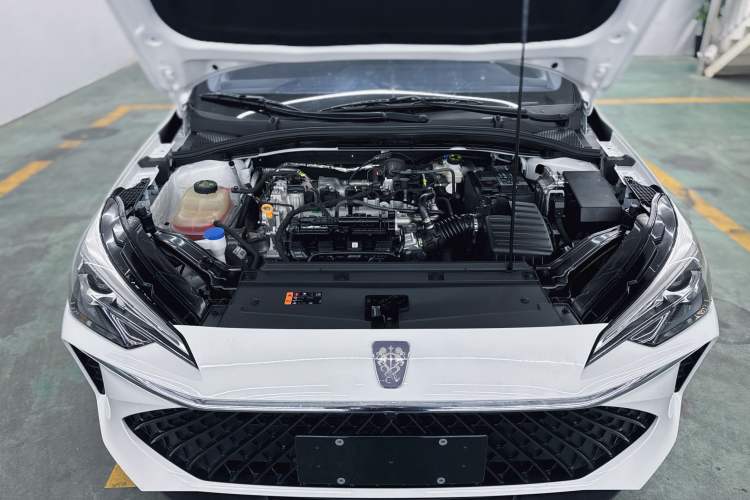 Used Roewe i5 2023 1.5L Manual Comfort Edition