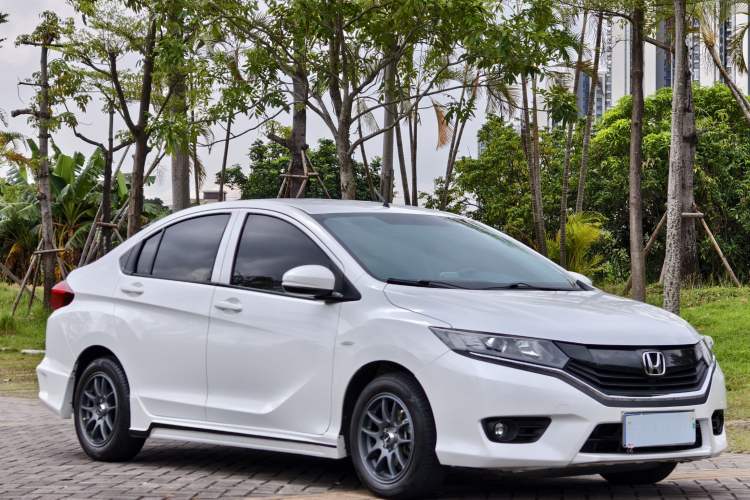 Used Honda Greiz 2016 1.5L CVT Classic Edition
