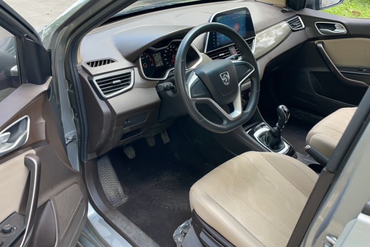 Used Baojun 310W 2017 1.5L Manual Comfort Version China VI Emission Standard