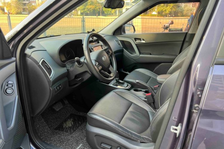 Used Hyundai ix25 2015 1.6L Automatic Two-Wheel-Drive Deluxe DLX Model
