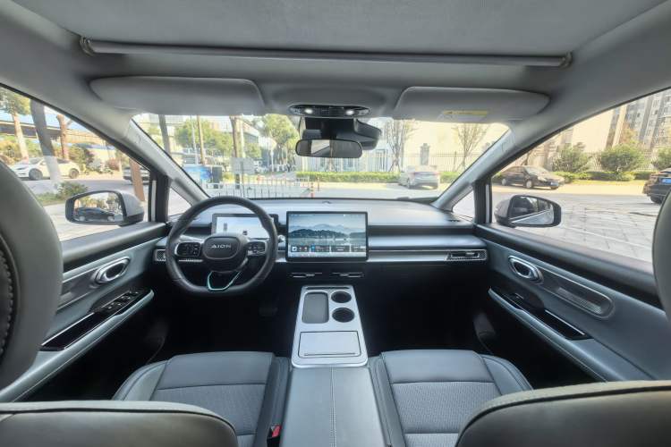 Used AION Y 2024 Younger Star Edition