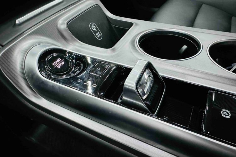 Used GAC Trumpchi E8 2024 Honor Series 2.0L Honor Edition Gear Lever