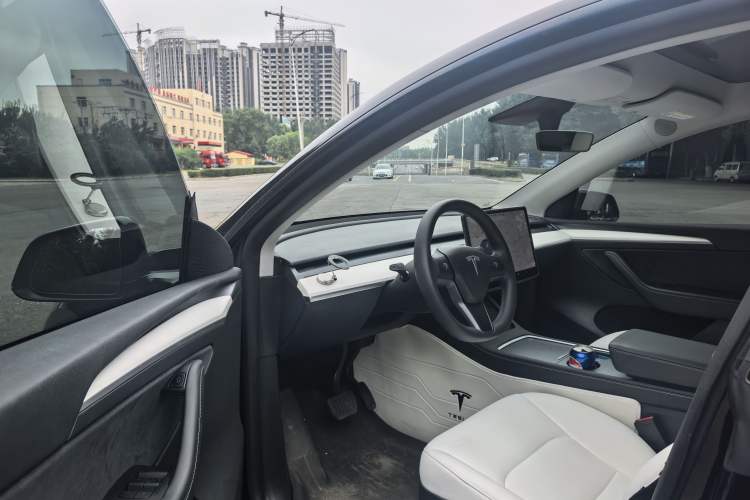 Used Tesla Model Y 2021 Standard Range Rear-Wheel Drive Version