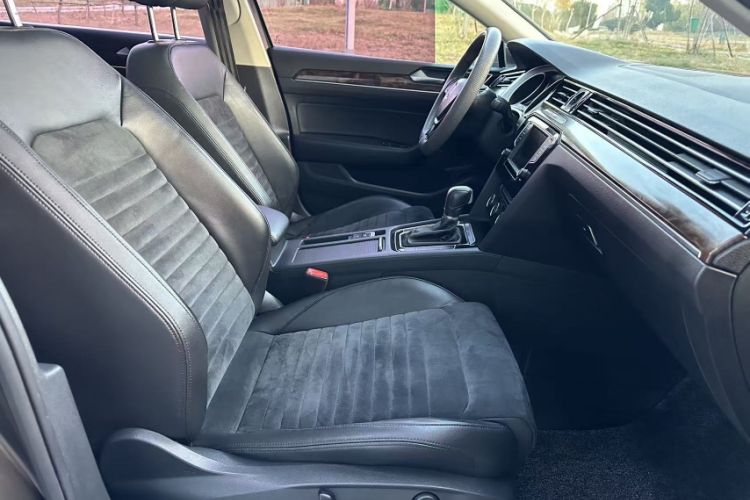 Used Volkswagen Magotan 2017 380TSI DSG Luxury Model
