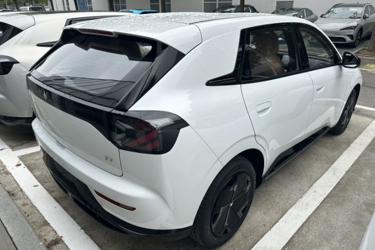 Used ARCFOX T1 2025 Model 425 PRO Exterior 4