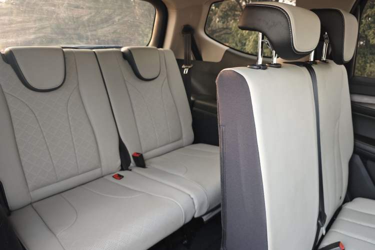 Used Baojun 730 2019 1.5T CVT Flagship Version 7 Seats China V Emission Standard