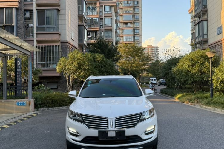 Used Lincoln MKC 2017 2.0T Two-Wheel Drive Deluxe Edition