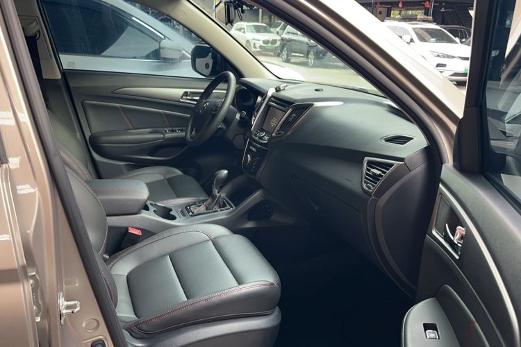 Used CHANGAN CS75 2016 1.8T Automatic Elite Model China IV Standard
