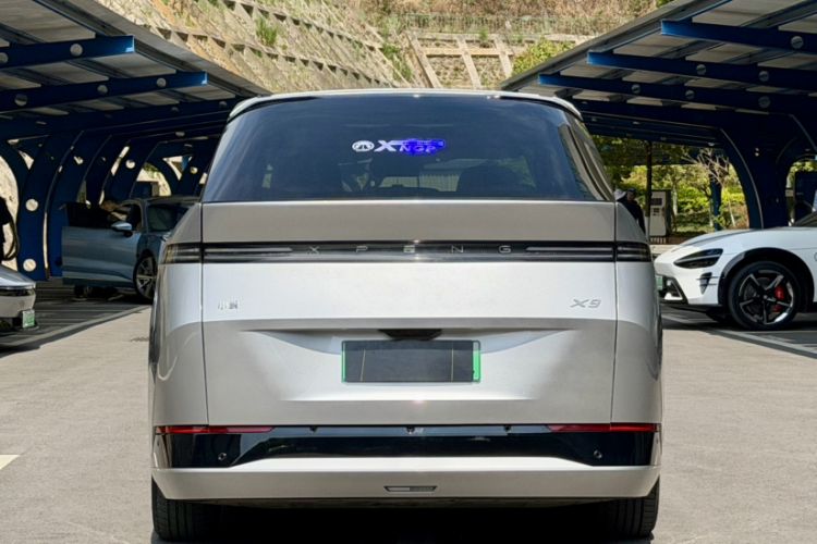 Used XPeng X9 2024 702 Ultra-Long Range Max
