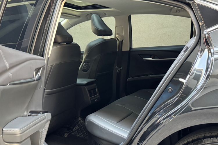 Used Toyota Camry 2024 Dual-Motor 2.0 HGVP Luxury Edition Interior 2