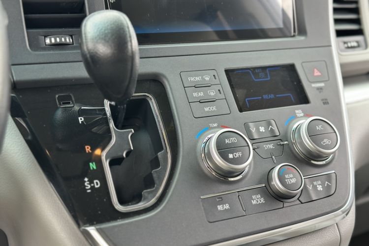 Used Toyota Sienna (Parallel Import) 2015 3.5L Two-Wheel Drive L
