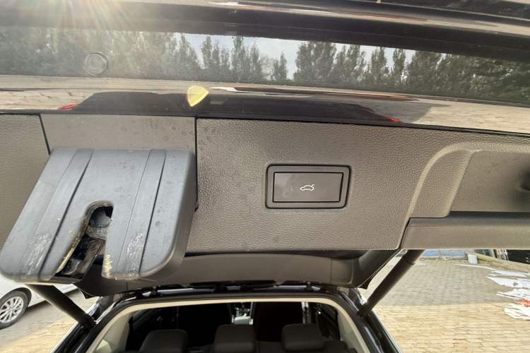 Used Volkswagen Tayron 2022 330TSI Two-Wheel Drive Luxury Smart Connectivity Version