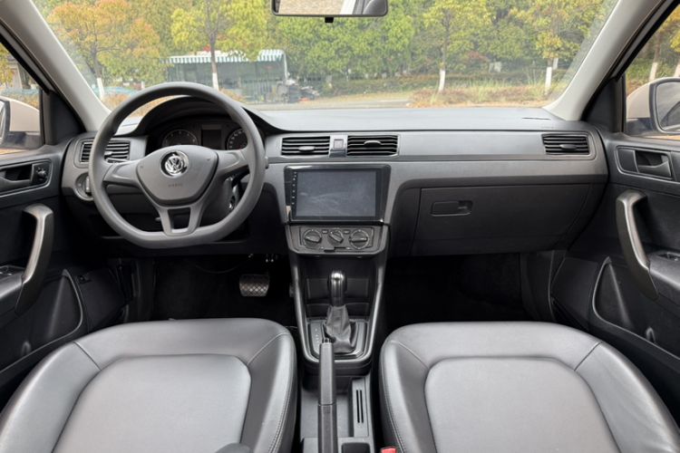 Used Volkswagen Santana 2018 1.5L Automatic Fashion Edition Interior 1