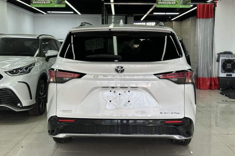 Used Toyota Granvia 2024 2.5L Hybrid Prestige PLUS Four-Wheel Drive Version
