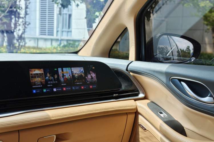 Used VOYAH Dream 2022 Low-Carbon Edition Plus Intelligent Driving Package Interior 9