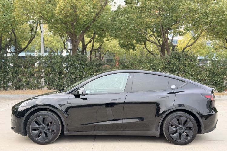 Used Tesla Model Y 2023 Rear-Wheel-Drive Version