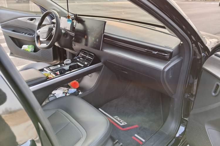 Used Wuling Xingguang 2024 Co-Creation Edition 510 Advanced Model
