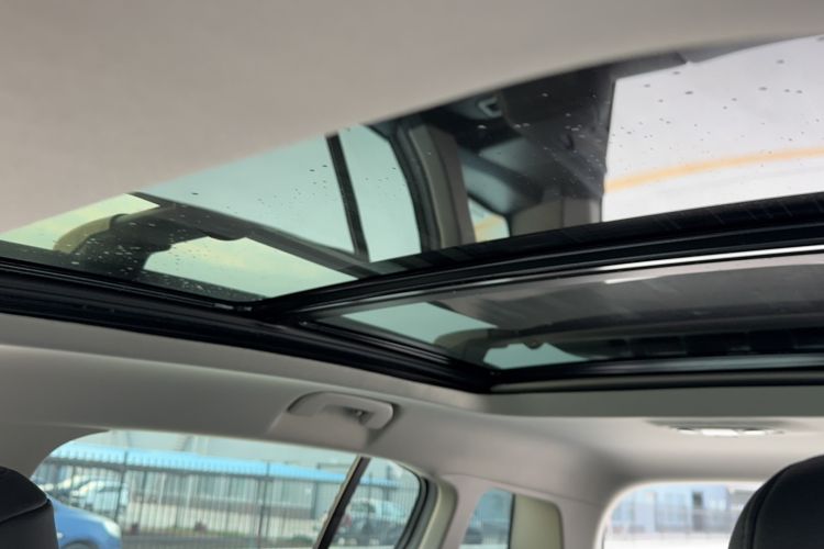 Used Citroen C5 AIRCROSS 2021 400THP Luxury Model Headliner