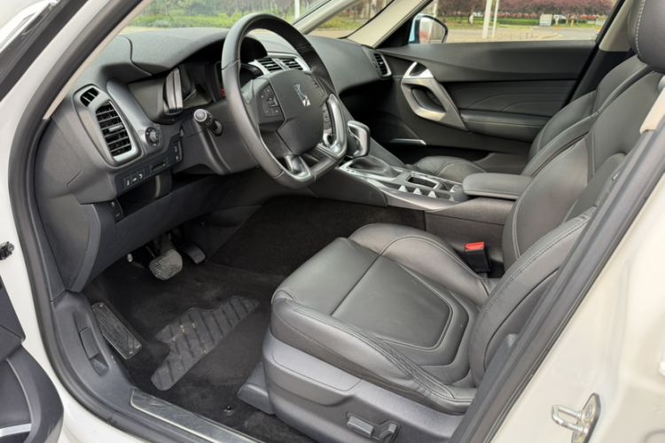 Used DS 5 2014 1.6T Elegant Version THP160
