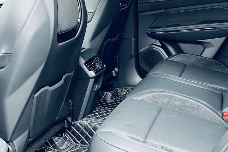 Used Lynk & Co 01 2024 2.0TD Four-Wheel Drive Dark Night Edition