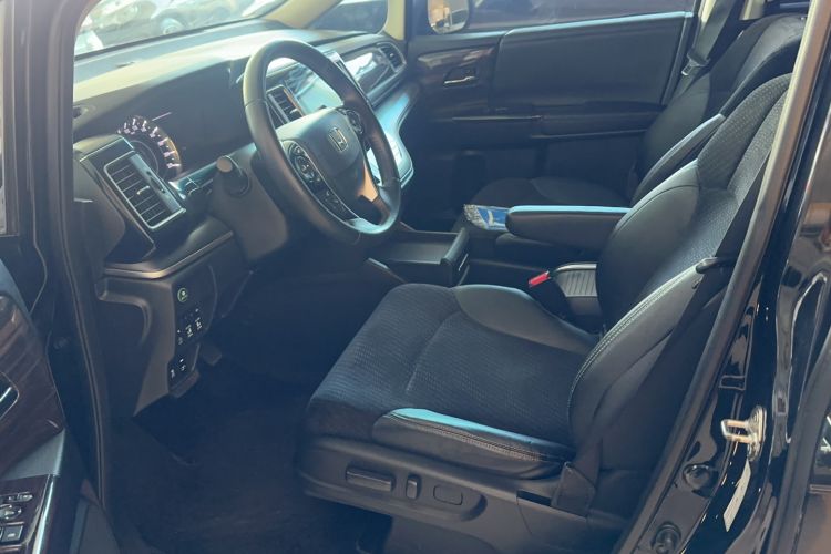 Used Honda Elysion 2016 2.4L Comfort Edition
