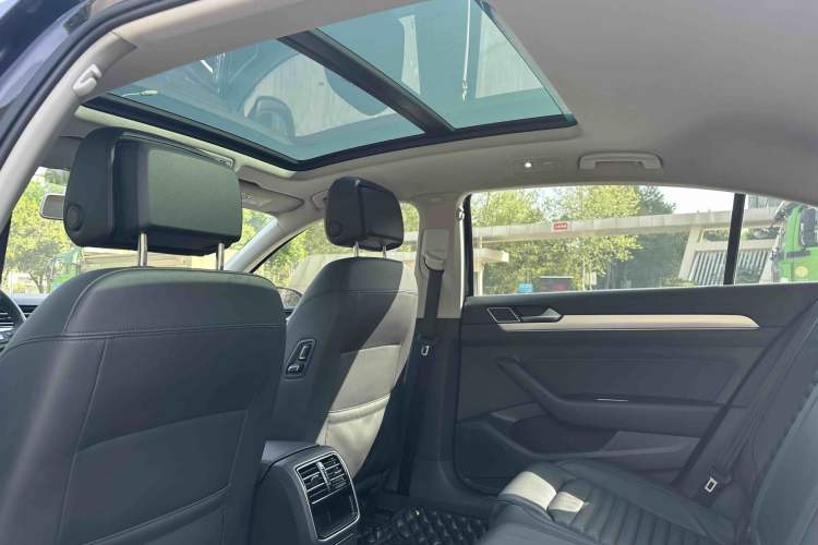 Used Volkswagen Magotan 2017 330TSI DSG Leading Model Interior 5