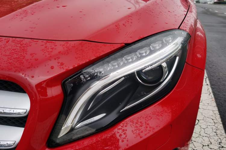 Used Mercedes-Benz GLA 2015 GLA 220 4MATIC Luxury Model Left Front Headlight