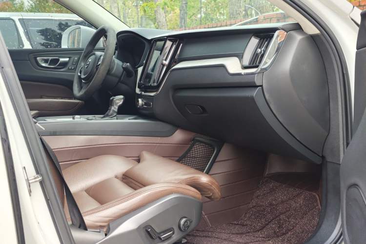 Used Volvo XC60 2020 T5 4x4 Smart Luxury Edition
