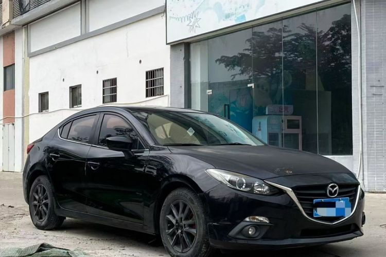Used Mazda 3 Axela 2016 Sedan 1.5L Manual Luxury Model
