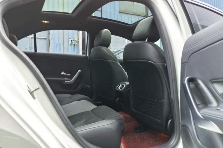 Used Mercedes-Benz A-Class 2022 Revised Version A 200 L Sport Sedan Fashionable Style
