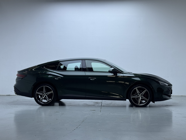 MG 7 2025 2.0T Trophy+ Super Intelligent Driving Edition — снимка 16
