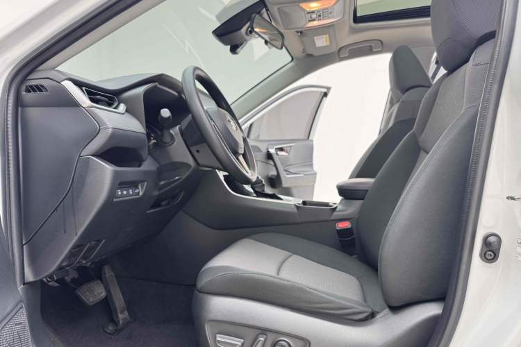 Used Toyota RAV4 2021 2.0L CVT Two-Wheel Drive Fashion Edition
