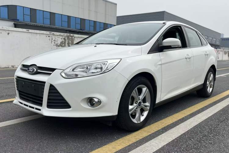 Used Ford Focus 2012 Sedan 1.6L Manual Fashion Edition
