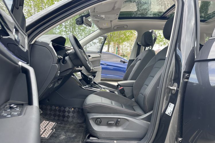 Used Volkswagen Tayron 2022 280TSI Two-Wheel Drive Luxury Smart Connectivity Version Interior 2